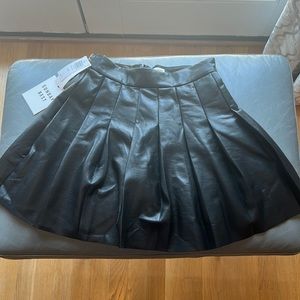 BRAND NEW size 2 Aritzia leather skirt